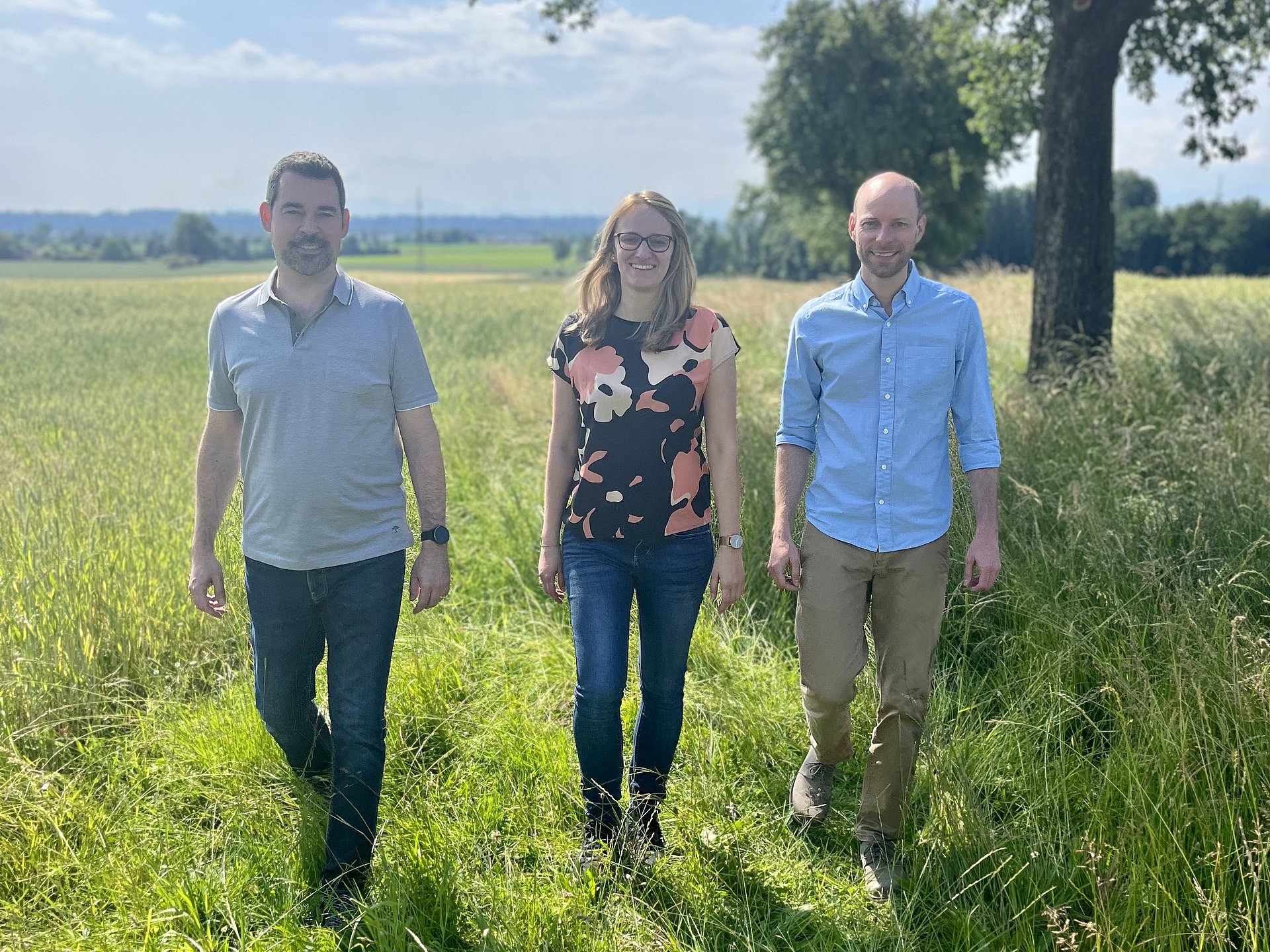 Umweltcenterleiterin Kristina Haselgrübler mit den beiden Vorständen